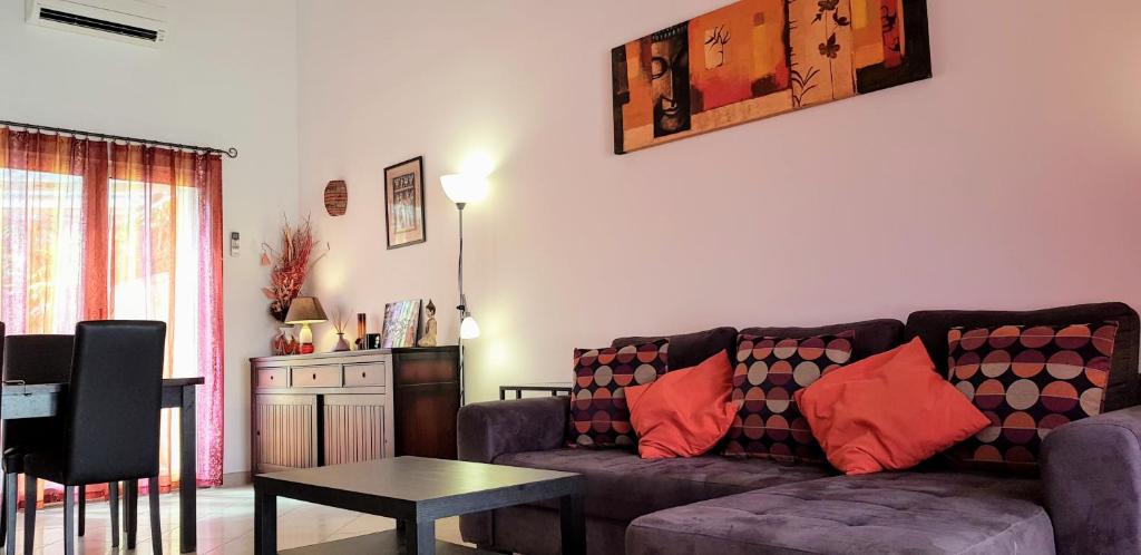 NEU, Apartment 60 qm nah zu Messe und Flughafen STR
