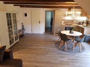 Neu renovierte Ferienwohnung mit Poolhaus & Sauna auf dem Bauernhof