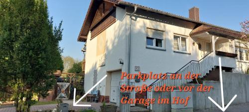 Neu renovierte UG Wohnung für bis zu 6 Personen