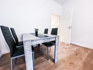 Neu renovierte Wohnung mit modernem Bad, Küche, Waschmaschine und Trockner