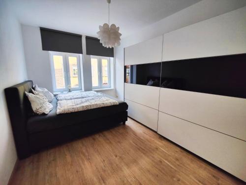 Neu sanierte Wohnung mit Balkon und Stellplatz
