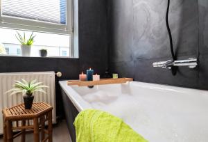 *NEU* Zentral (nur 5min bis zur Innerstadt) *Netflix & Amazon TV*