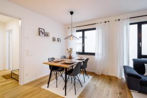 Neubau Business-/Ferienappartement mit zwei Zimmern, Küche, Balkon, PKW-Stellplatz