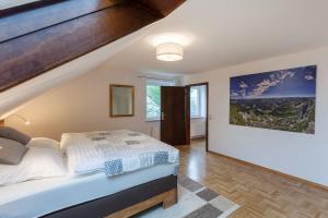 Neue 97,5 qm Ferienwohnung, Balkon und Parkplatz