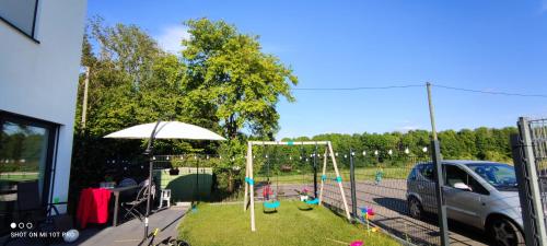 Neue Doppelhaushälfte mit Terrasse, Balkon und Garten