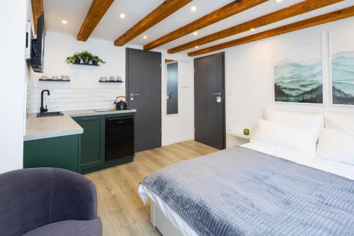 Neue helle Studio Wohnung an der Stadtmauer
