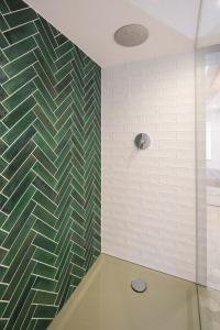 Neue helle Studio Wohnung an der Stadtmauer
