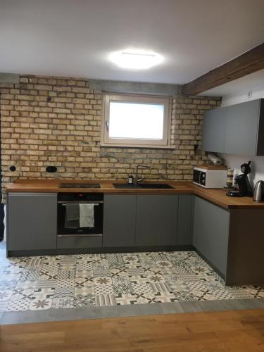 Neue und barrierefreie Altbauwohnung mit Charme