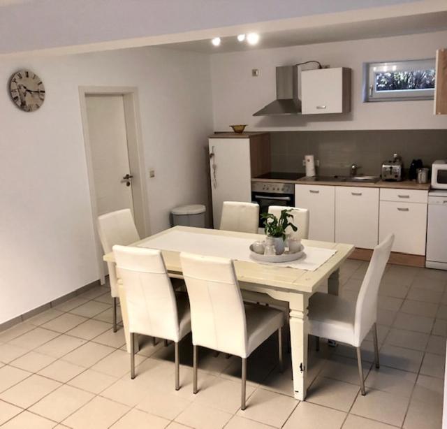 Appartement Neueingerichtete 106 qm Wohnung mit Smart TV Rheinhessenstraße 16a 55545 Bad Kreuznach