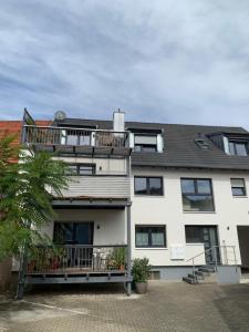 Neues Inserat, modernes Penthouse, nahe Würzburg