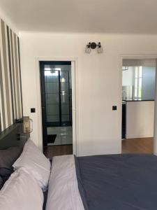 Appartement Neuilly-Sur-Seine : 2 pièces 40 m2- central 126 Rue Perronet 92200 Neuilly-sur-Seine Île-de-France