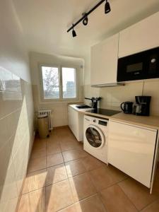 New 2 bedroom apartment to visit Paris