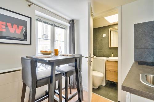 New and Bright Studio in the Heart of Paris (1G)