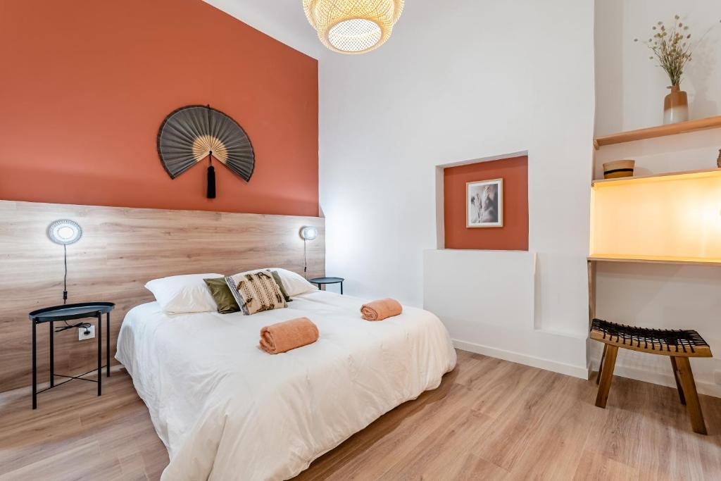 New and Central with free parking and 5min walk of subway station