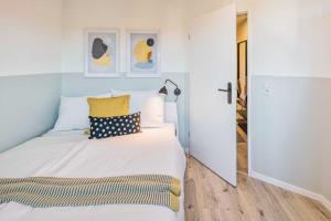 new apartment I cozy I Netflix I WLAN I near airport