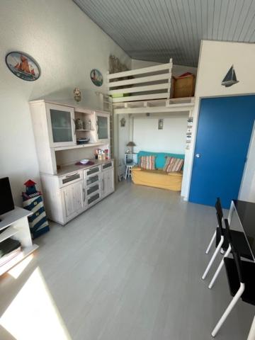 New Apartment on the beach Lagos by amcf