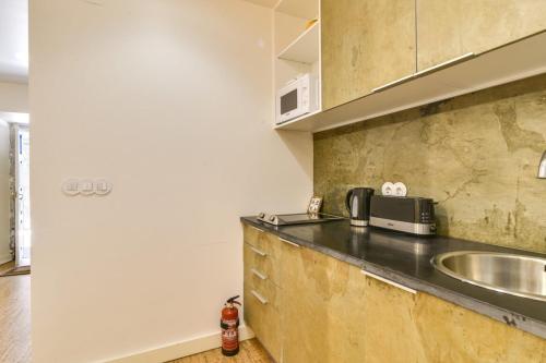 New apartment with easy access in traditional area