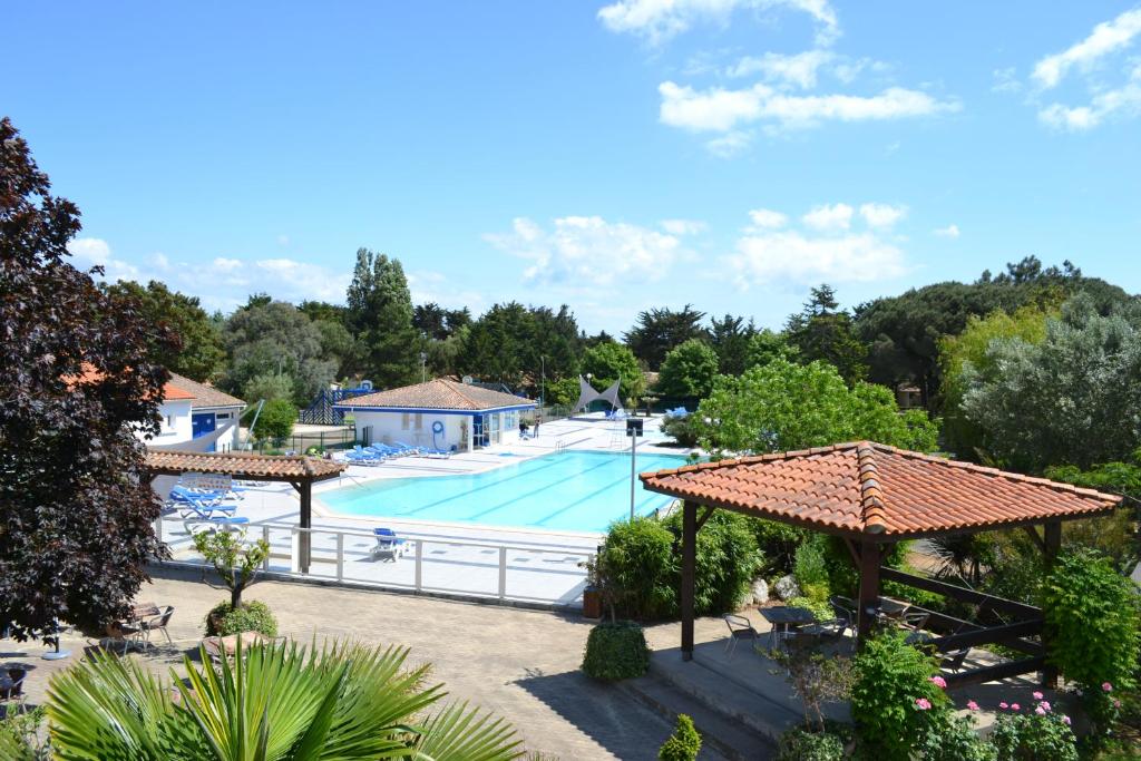 New apartment with terraces, calm location 33680 Lacanau