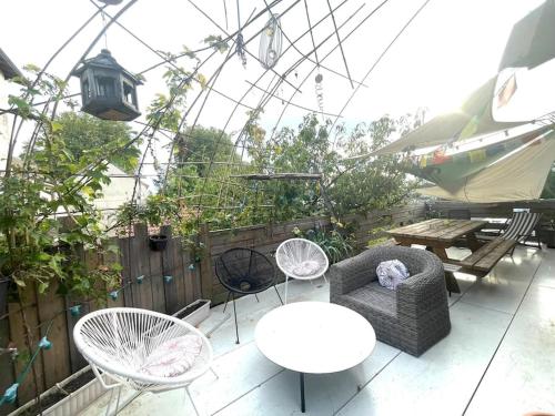 NEW / Appart vintage - Terrasse + Parking