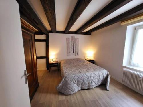 NEW APPARTEMENT DE CHARME, POUTRES APPARENTE, VUE PETITE VENISE, PARKING