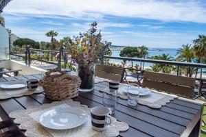 Appartement NEW Cannes Croisette Superbe 3P front de mer 22 Rue Latour-Maubourg 06400 Cannes Provence-Alpes-Côte d\'Azur