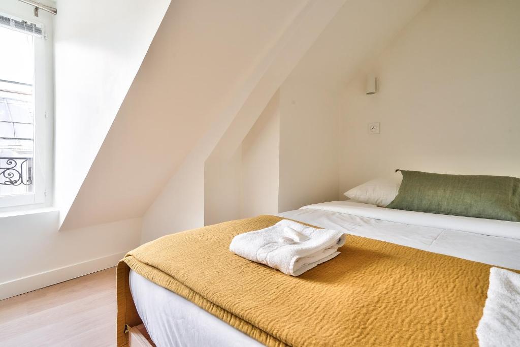 Appartement New Cocoon Duplex for 2 in the Heart of Paris (5D) 1 Rue de l'Échiquier 75010 Paris