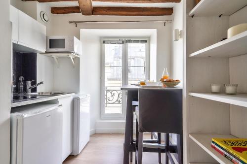 New Cocoon Duplex for 2 in the Heart of Paris (5D)