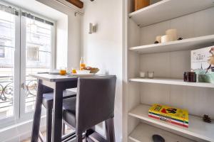New Cocoon Duplex for 2 in the Heart of Paris (5D)