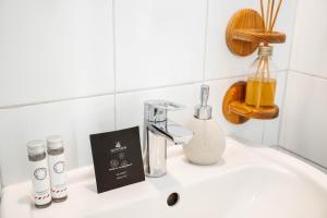 New & Discounted studio in the Latin Quarter!