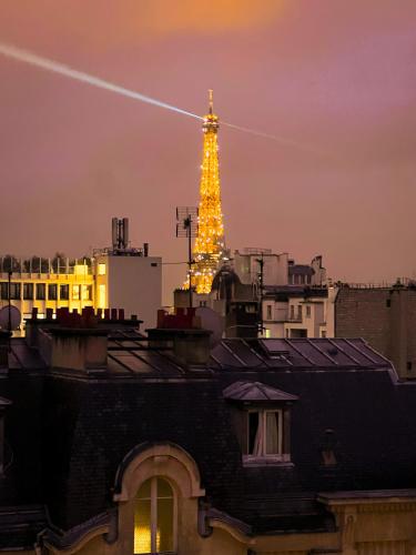 [New] Eiffel tower view studio / Paris Étoile