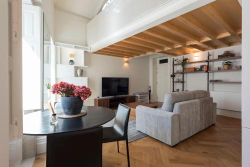 New! Flores City Retreat