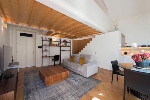 New! Flores City Retreat