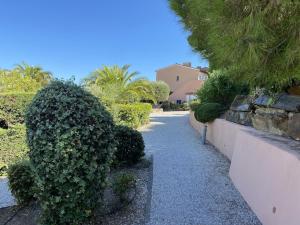 NEW FOR RENT Quiet sea view apartment near the city center