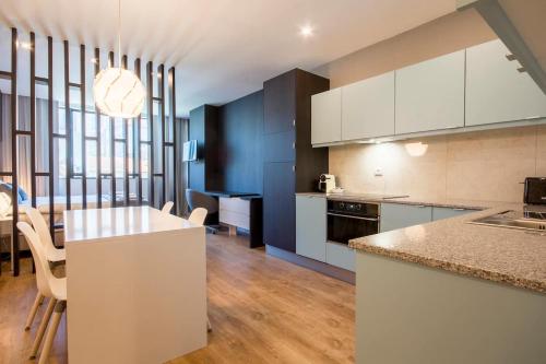 NEW!! Galé 408 Center Apartamento (Wi-Fi, estacionamento)