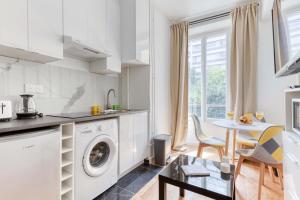New Large Studio in the Heart of Paris 12