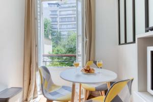 New Large Studio in the Heart of Paris 12