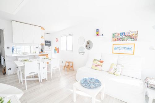 NEW LE CORALIE Vue MER- Acces PLAGE-Terrasse-idéal Famille - 5pers - CoHoteConciergerie La Grande Motte