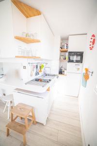 NEW LE CORALIE Vue MER- Acces PLAGE-Terrasse-idéal Famille - 5pers - CoHoteConciergerie La Grande Motte