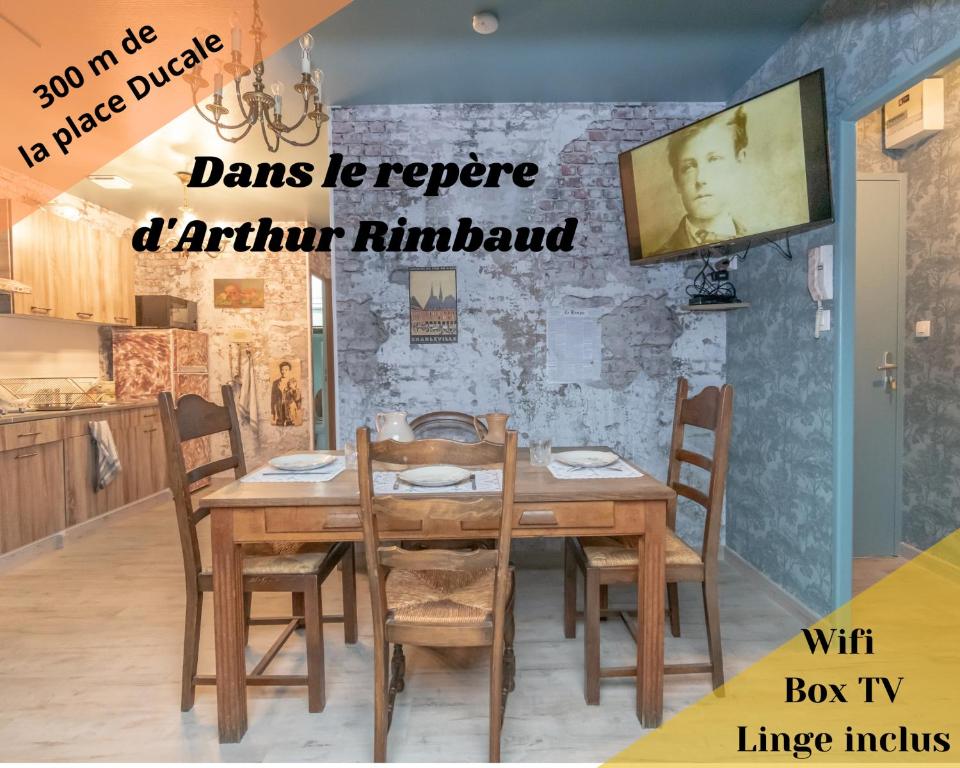 Appartement NEW * Le Gîte Arthur Rimbaud 28 Rue Bourbon 08000 Charleville-Mézières