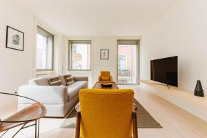 NEW Luxury 2 BDR apartment downtown!