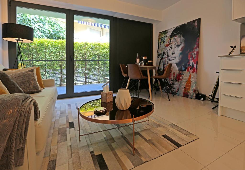 Appartement NEW Modern 1BR Apt/Terrace/Parking/Beside Beach 27 Boulevard Charles Guillaumont 06160 Antibes