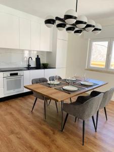 NEW! Modern apartment by the ocean