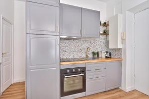 NEW ! Outstanding 2BR & 1BR Apt in Paris 15