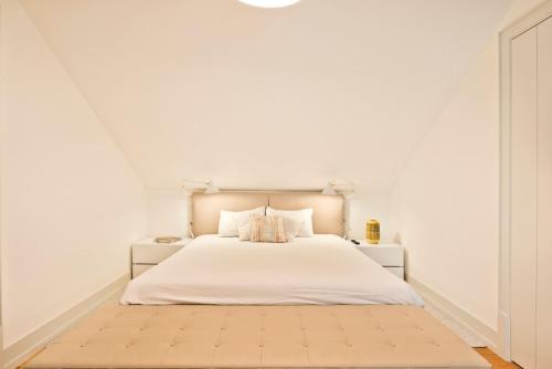 NEW! Penthouse with River View @ Baixa Alfama