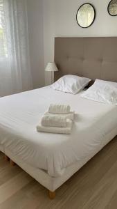 New: Swimming pool, near Golf and beaches