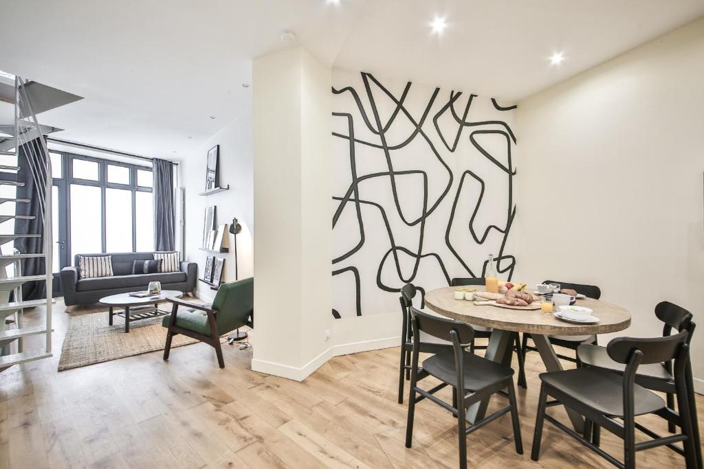 New Triplex 6Pers#ETOILE#Porte Maillot#Porte Champerret 1 Rue Galvani, 75017 Paris