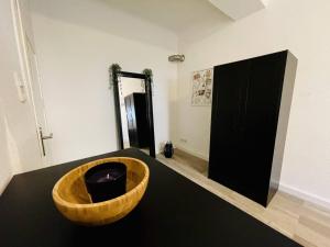 Newly Furnished Beautiful Apartment In The Center With Smart TV