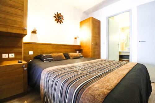 Newly redecorated 2-bed ski-in ski-out family apartment