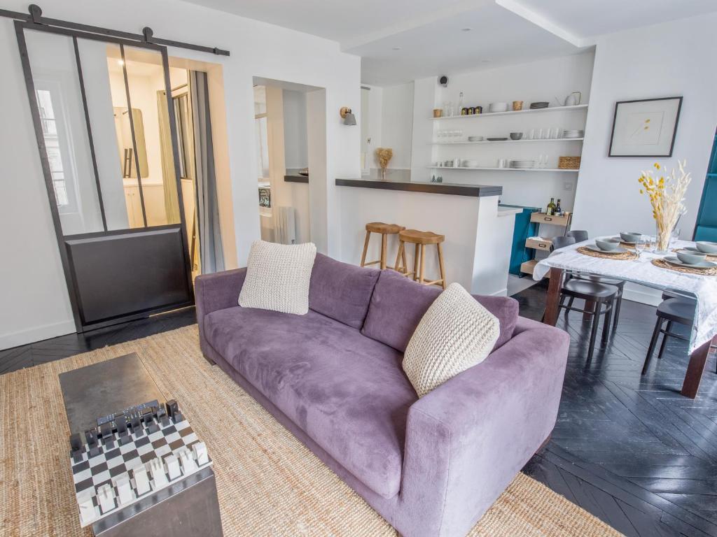 Newly Remodeled Spacious 2Bed APT with Elevator - Mobility Lease Only - Minimum 1 Month 14 Rue Copernic, 75116 Paris