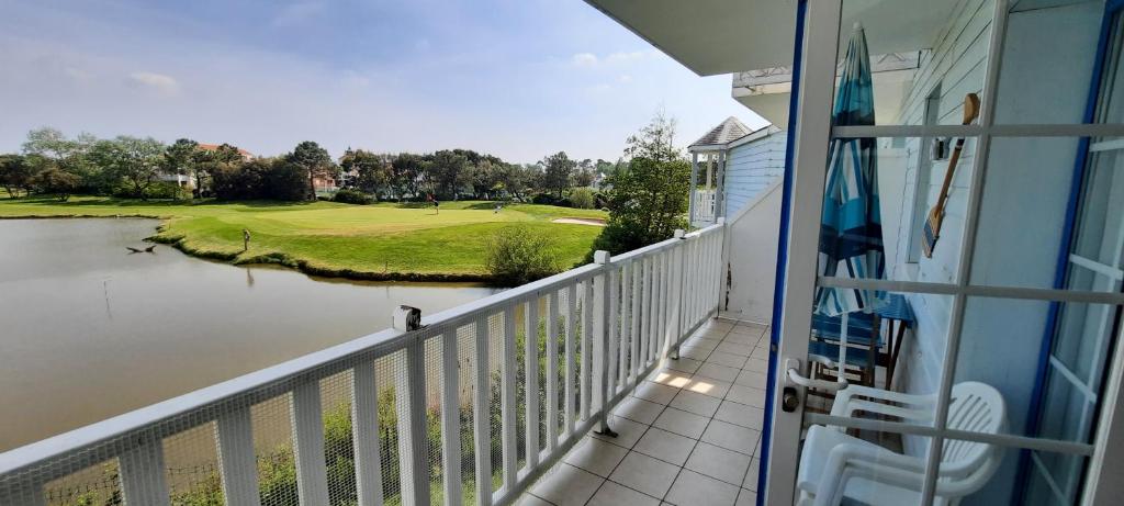 Appartement Next to Golf-club House 1er étage - Appartement 115 Résidence le Club 85440 Talmont-Saint-Hilaire